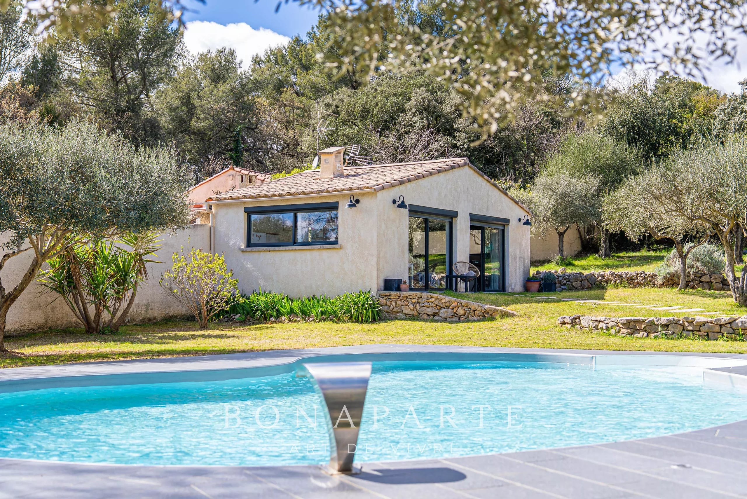 Villa d’architecte avec piscine et dépendance – Secteur recherché de Montpellier